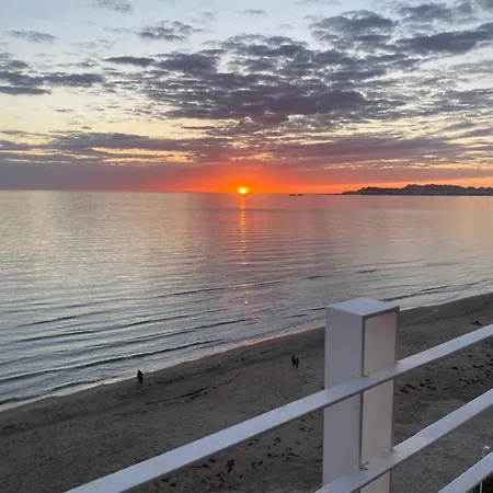 Luxury Penthouse With Full Sea View Apartment